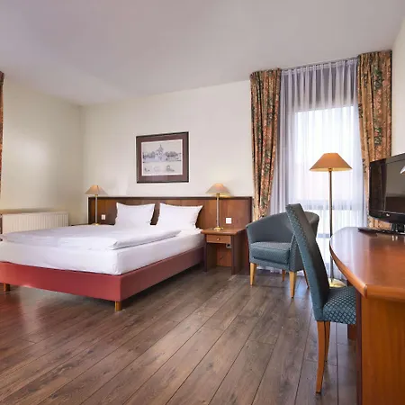 Hotel Wyndham Garden Berlin 4*