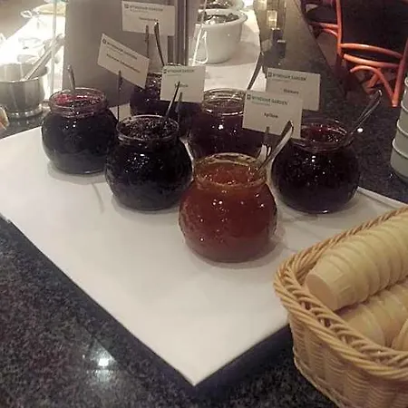 호텔 Wyndham Garden Berlin 4*
