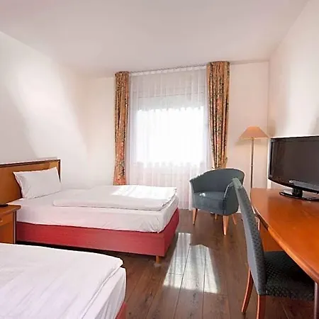 호텔 Wyndham Garden Berlin 4*