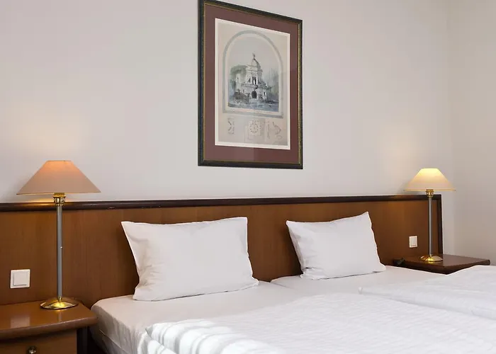 Wyndham Garden Berlin Hotel 4*